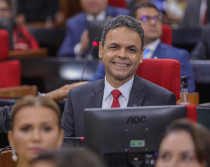 Deputados eleitos tomam posse na Assembleia Legislativa do Piauí - Fotos por Thiago Amaral