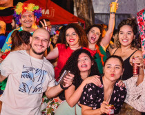 Confira fotos! Foliões se jogam na  prévia de carnaval do Pernambuco | Por Luiz Amorim/Book Fotografia