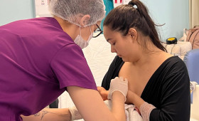 Maternidade Evangelina Rosa oferece consultoria gratuita para mães com dificuldades durante a amamentação