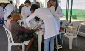 Ação oferece serviços de saúde gratuitos para população, em Parnaíba