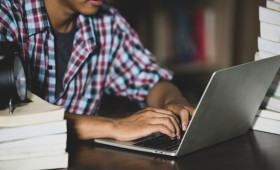 Pós-graduação aumenta chances de inserção no mercado de trabalho