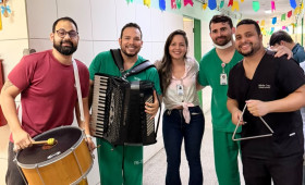 Clínica Pediátrica do HUT promove festa junina para crianças internadas