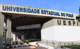 Uespi abre seleção para contratação de tradutor intérprete de Libras; confira o edital