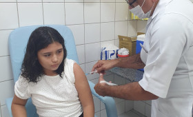 Público de 10 a 14 anos é convocado para se vacinar contra a dengue