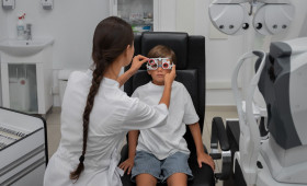 Volta às aulas começa pelos olhos: especialistas alertam que saúde visual é essencial para um bom desempenho escolar