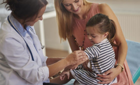 Férias escolares exigem atenção redobrada com saúde, vacinação e segurança das crianças