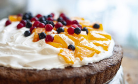 Aprenda a fazer bolo de iogurte sem ovo