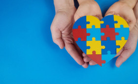 Diagnóstico adequado e psicoterapia promovem desenvolvimento e autonomia de pessoas autistas