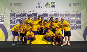 Handebol masculino da Teresina ganha ouro, troféu e é tetracampeão