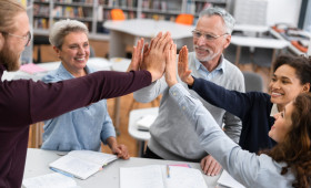 Educar e acolher: o impacto social da formação acadêmica