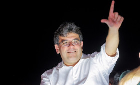 Rafael Fonteles é recebido com festa em Teresina após atuação na campanha nacional de Lula