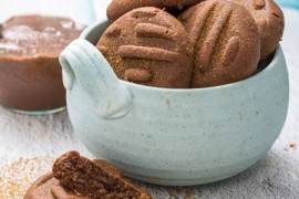 Cookies americano de maçã e pasta de amendoim com cacau para reunir amigos e família