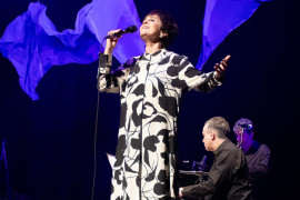 Leila Pinheiro se apresenta no Seis&Meia Piauí dia 29 no Theatro 4 de Setembro