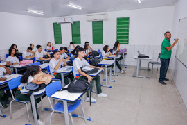 Seduc inicia inscrições para concurso de professores com 4 mil vagas; veja edital