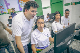 Governo do Piauí entrega escola modernizada em Nazária