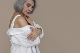 Dores articulares e esquecimento podem sinalizar a chegada da menopausa
