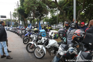 Governo prepara linha de crédito para motociclistas de aplicativos