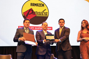 João Claudino Fernandes Júnior recebe Selo Fecomércio Sesc Senac de Responsabilidade Social