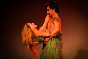 Bruna Griphao e André Gonçalves vivem desconhecidos que acordam juntos em comédia romântica e passam por 3 cidades do Piauí