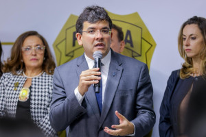 Governador Rafael Fonteles anuncia concurso da PM com 1.000 vagas
