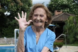 Morre atriz Laura Cardoso aos 98 anos, em São Paulo