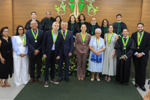 Defensoria Pública do Piauí realiza sessão solene com entrega de medalha a personalidades piauienses