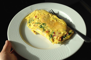 Confira receita de omelete pronta em 5 minutos na frigideira