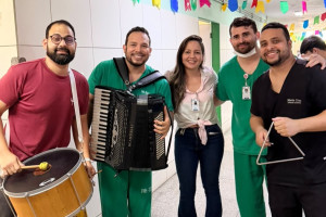 Clínica Pediátrica do HUT promove festa junina para crianças internadas