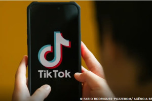 Brasil multa TikTok em R$ 153,7 mi por falhas em dados de adolescentes