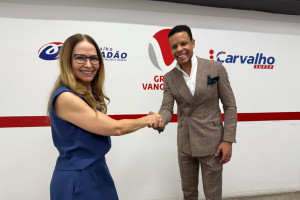 Van Fernandes participa de reunião de negócios com empresários locais