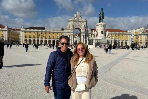 Empresária Soraya Aguiar aproveita viagem em família por Portugal