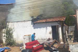 Incêndio é registrado em residência na Zona Sudeste de Teresina