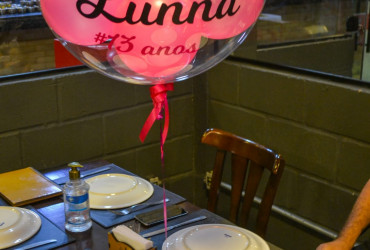 Lunna comemora 13 anos com familiares e amigos