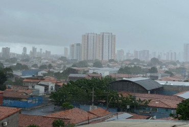 Previsão do tempo indica chuva, ventos e raios durante o Carnaval no Piauí