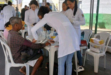 Ação oferece serviços de saúde gratuitos para população, em Parnaíba