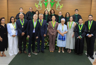 Defensoria Pública do Piauí realiza sessão solene com entrega de medalha a personalidades piauienses