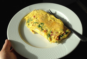 Confira receita de omelete pronta em 5 minutos na frigideira