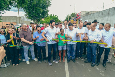 Governo do Piauí entrega pavimentação asfáltica de mais de 40 ruas em Floriano