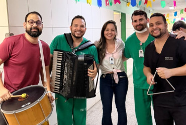 Clínica Pediátrica do HUT promove festa junina para crianças internadas