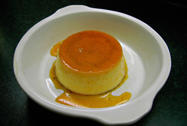 Aprenda a preparar pudim de iogurte sem ovo