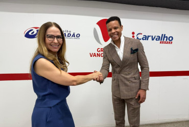 Van Fernandes participa de reunião de negócios com empresários locais