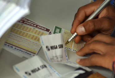 Mega-Sena acumula e próximo prêmio sobe para R$ 45 milhõess