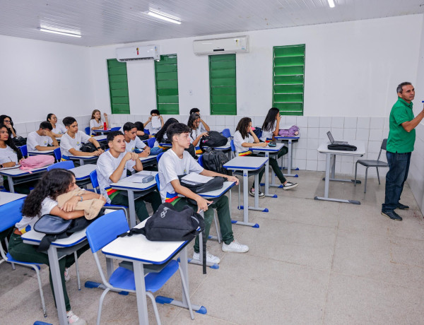 Seduc inicia inscrições para concurso de professores com 4 mil vagas; veja edital