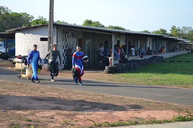 Campeonato de Kart Profissional e  Amador- Velokart