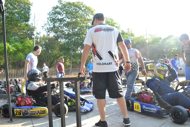 Campeonato de Kart Profissional e  Amador- Velokart