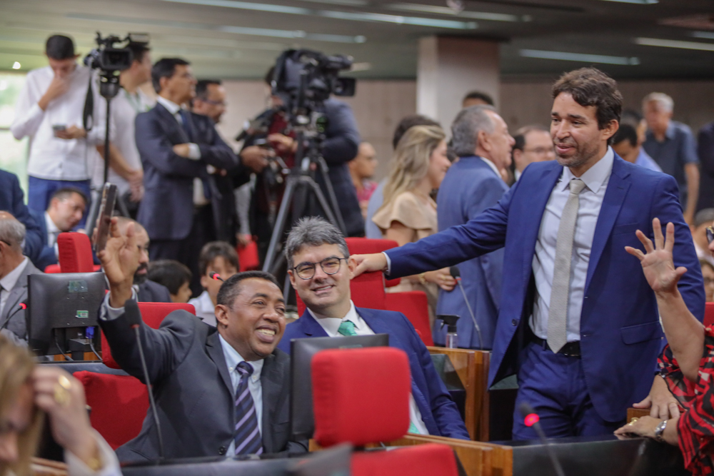 Deputados eleitos tomam posse na Assembleia Legislativa do Piauí - Fotos por Thiago Amaral