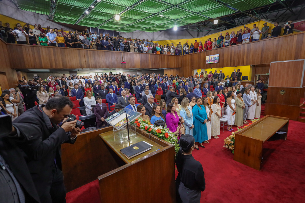 Deputados eleitos tomam posse na Assembleia Legislativa do Piauí - Fotos por Thiago Amaral