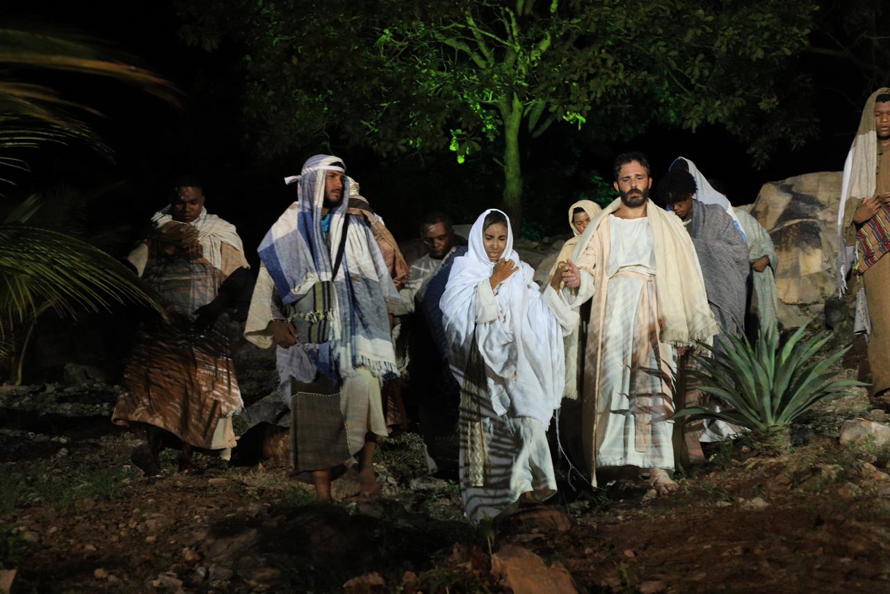 Espetáculo da Paixão de Cristo emociona público na cidade de Floriano