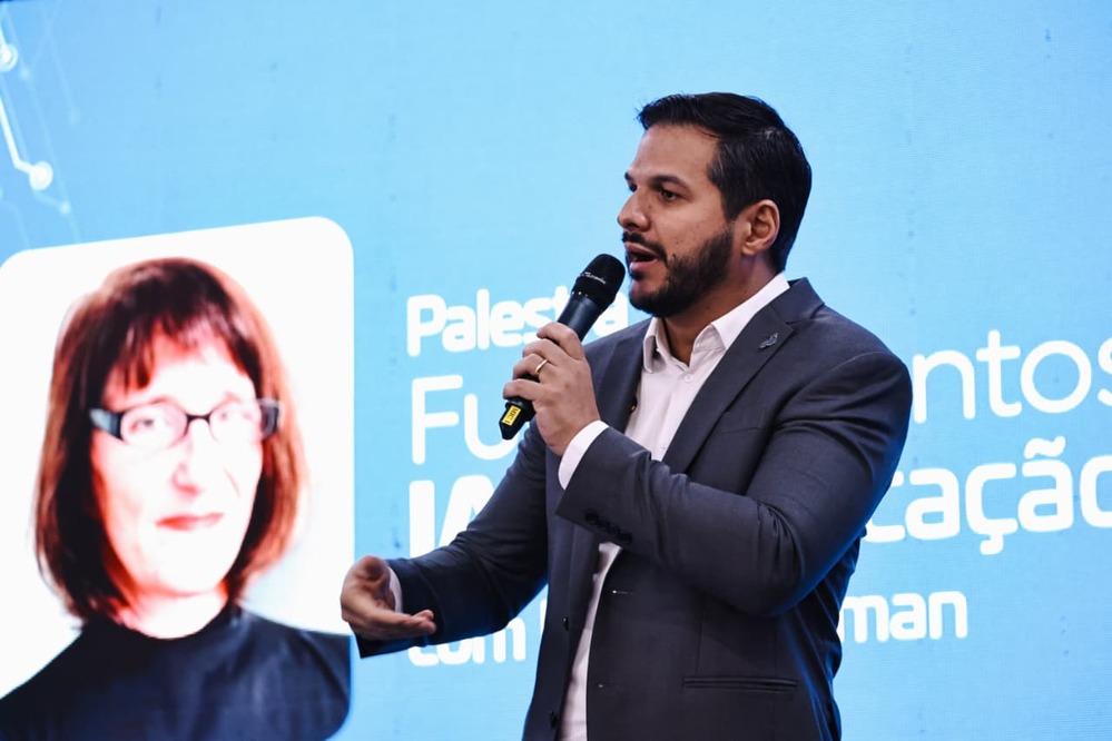 Em visita ao Piauí, pesquisadora Dora Kaufman elogia modelo de ensino de Inteligência Artificial implementado nas escolas estaduais
